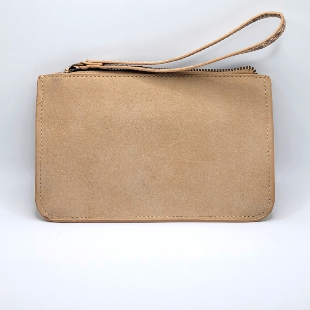 Bundle Two (2) Universal Thread Wristlet Bags - image 8